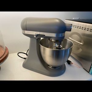 Brand new Kitchenaid artisan mini stand up mixer